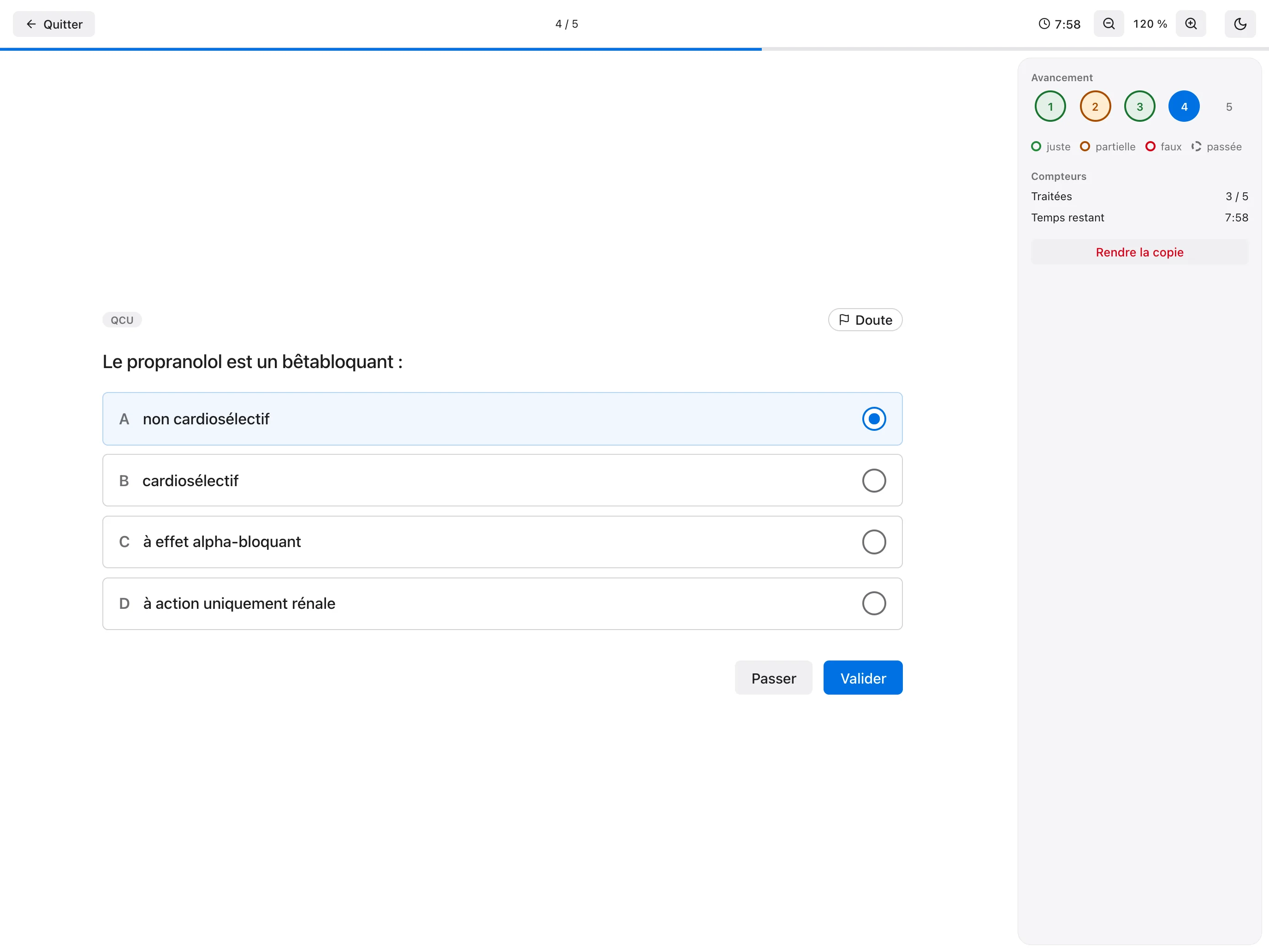 Une épreuve de QCM chronométrée sur l'iPad : l'énoncé, les propositions à cocher et le chronomètre.